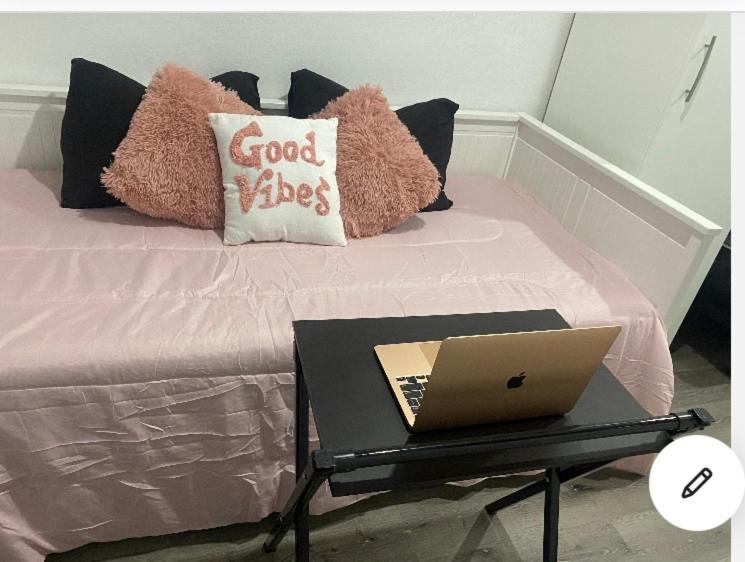 Tiny Place W Private Hot Jacuzzi 7 Min To Miami International Airport Exterior photo