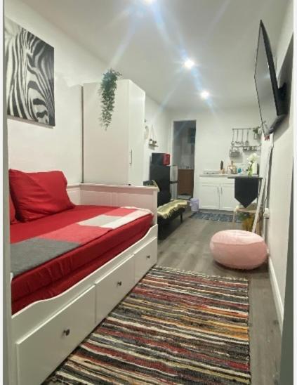 Tiny Place W Private Hot Jacuzzi 7 Min To Miami International Airport Exterior photo