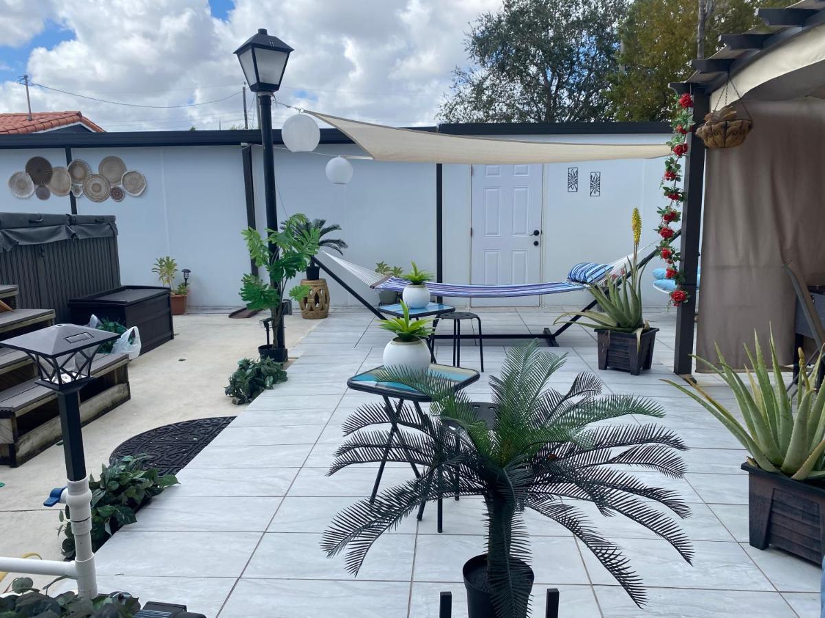 Tiny Place W Private Hot Jacuzzi 7 Min To Miami International Airport Exterior photo