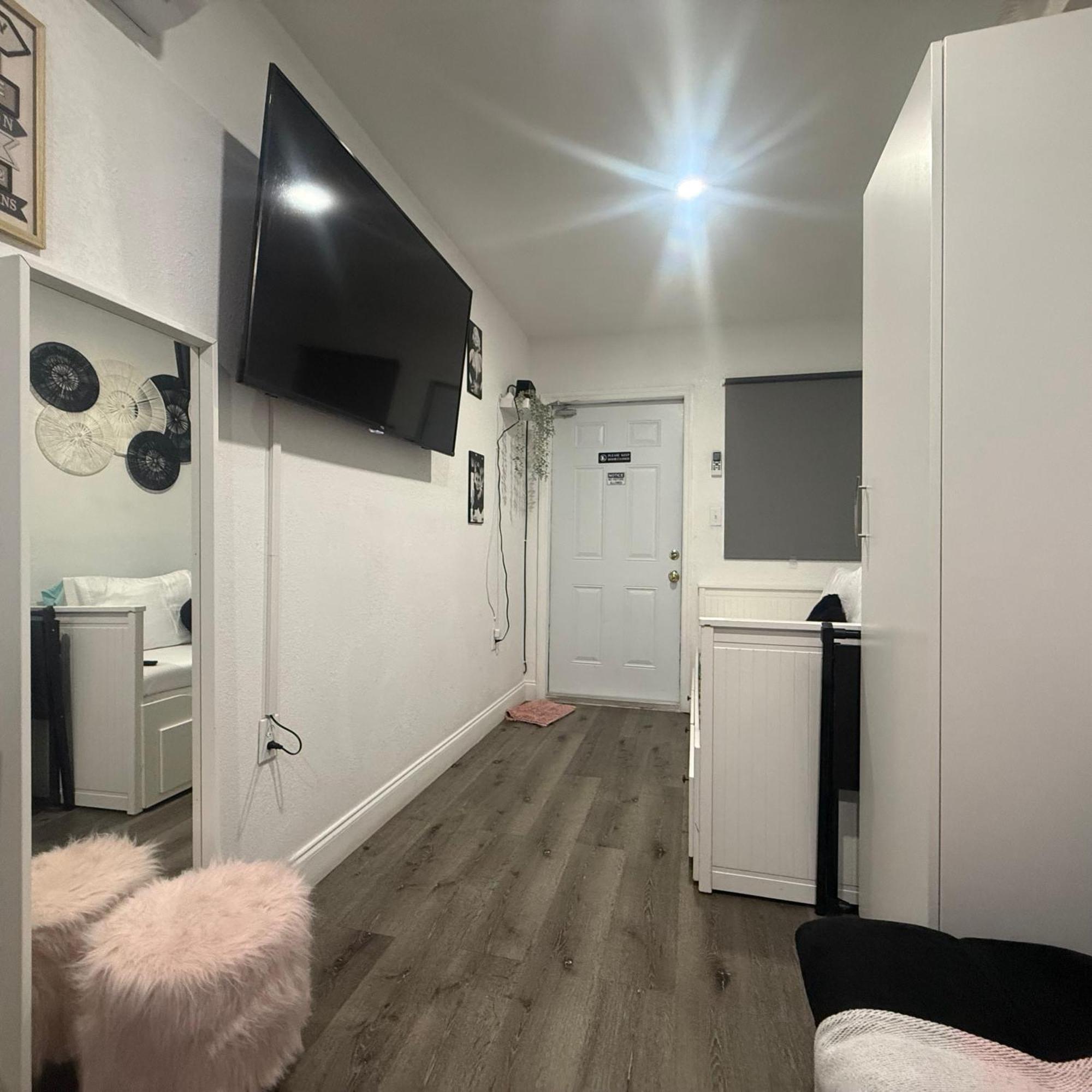 Tiny Place W Private Hot Jacuzzi 7 Min To Miami International Airport Exterior photo